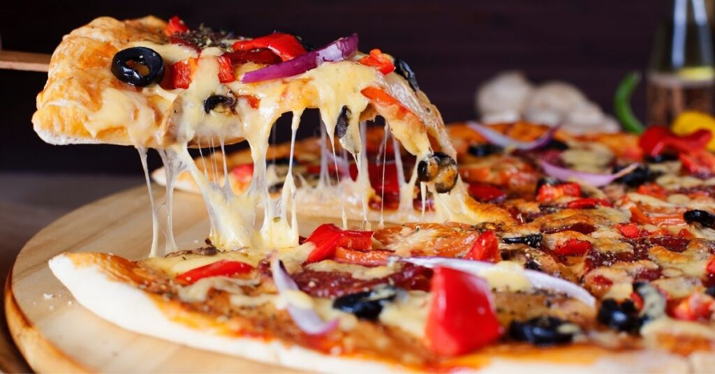 Pizza, en af ​​de typiske retter i Italien