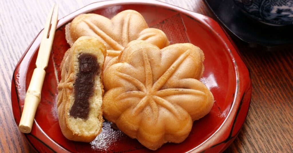 Momiji Manju
